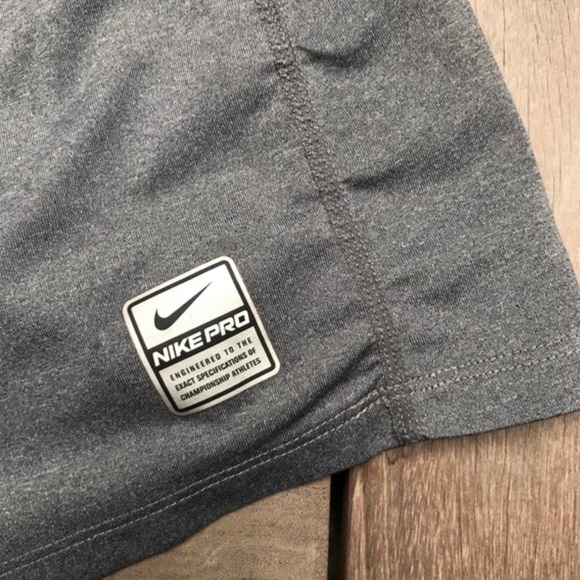 NIKE PRO Grey Fitted Sleeveless Performance Top - Picture 5 of 7